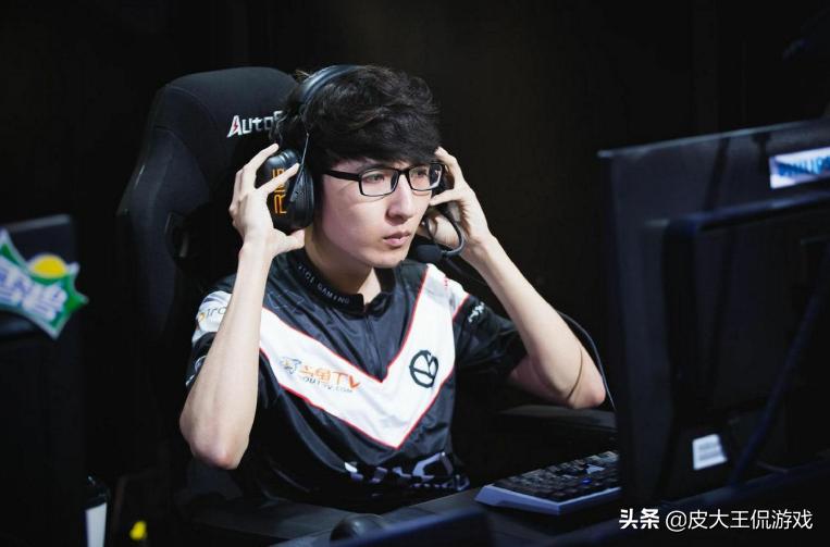 lols3世界总决赛冠军,S9世界赛拳头为Uzi颁发一项冠军