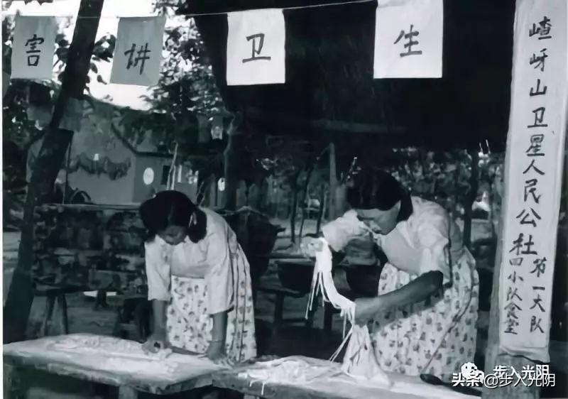 进进窗口化,你还像以前一样盼望着过年