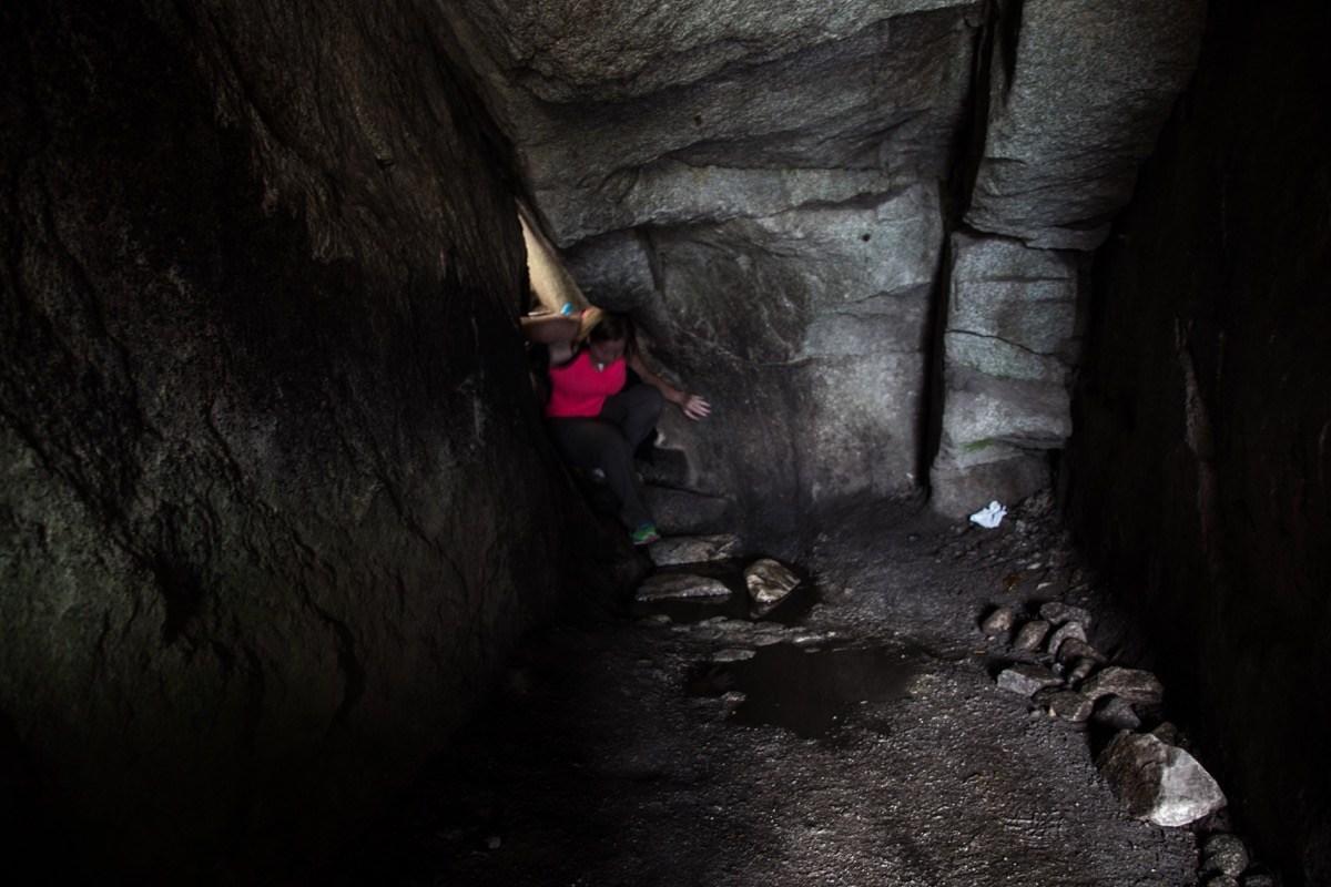 穿越狗洞（电脑玩cf游戏有点卡）