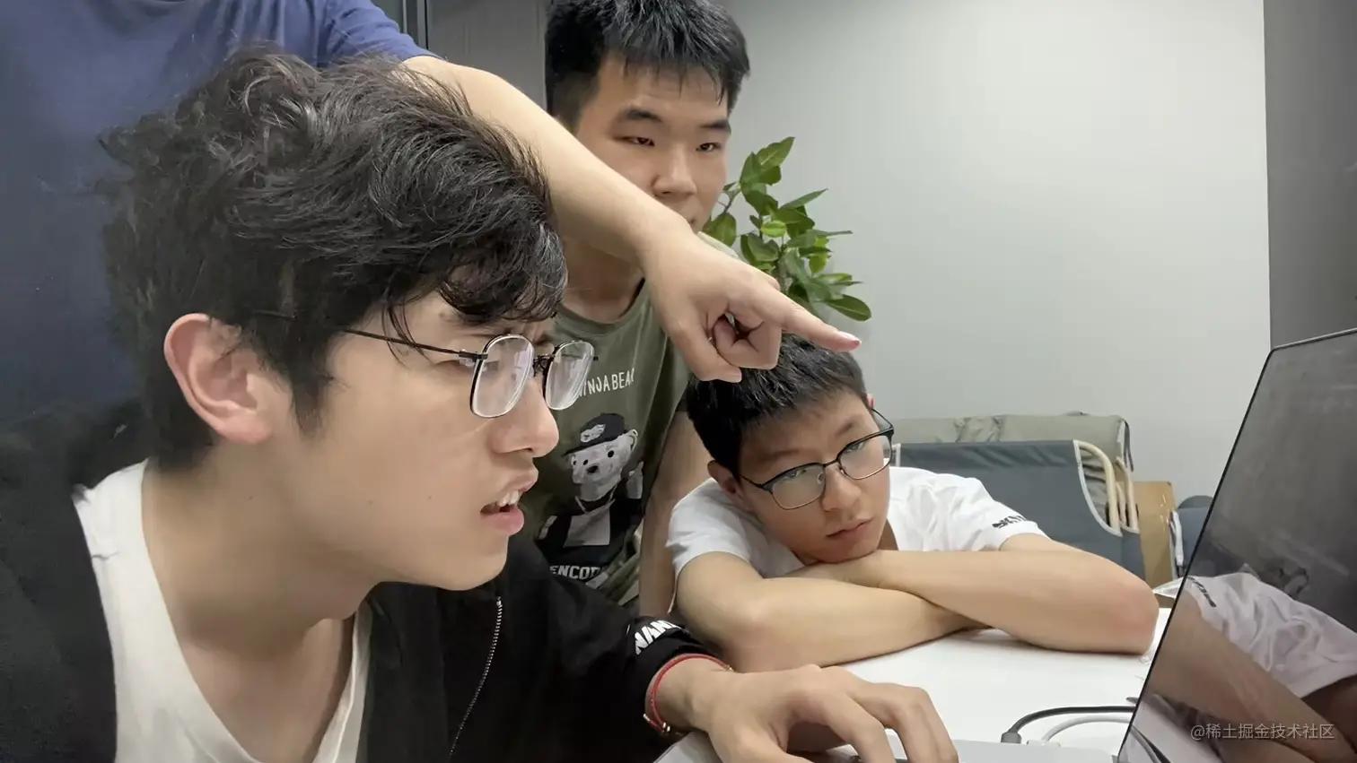 bug代码,出现一个bug打一顿吗