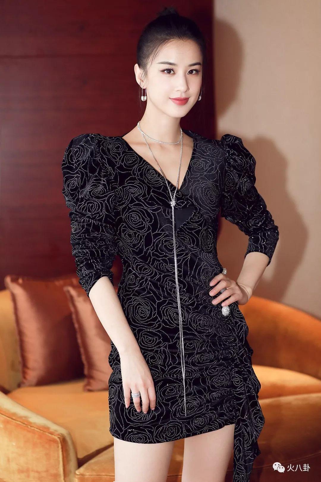 穿越火线夜玫瑰裙底,有没有三观很正的文案