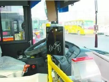 英雄联盟充值中心,兑换中心可以兑换话费吗