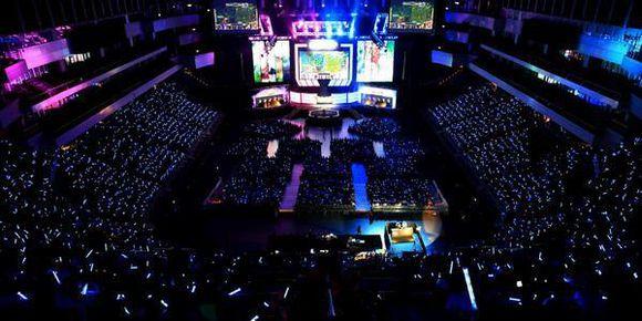 lol个人中心（Lol对局助手怎么开）