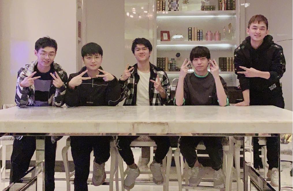 we若风,WE若风的卡牌对过EU的Frogen的冰鸟么