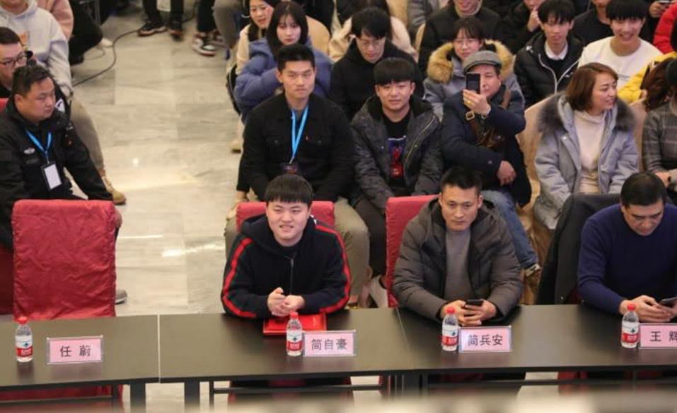 lol证书过期,英雄联盟IG战队举办庆功宴