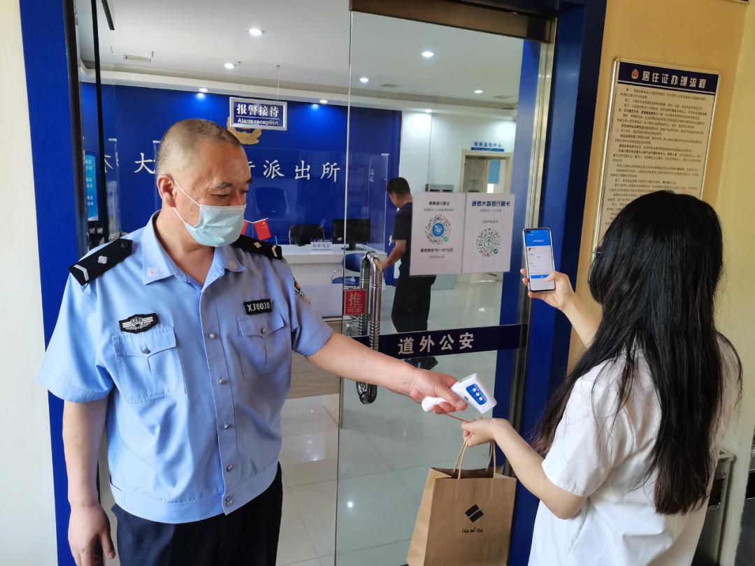 lol窗口模式（夜间模式切换哪里去了）