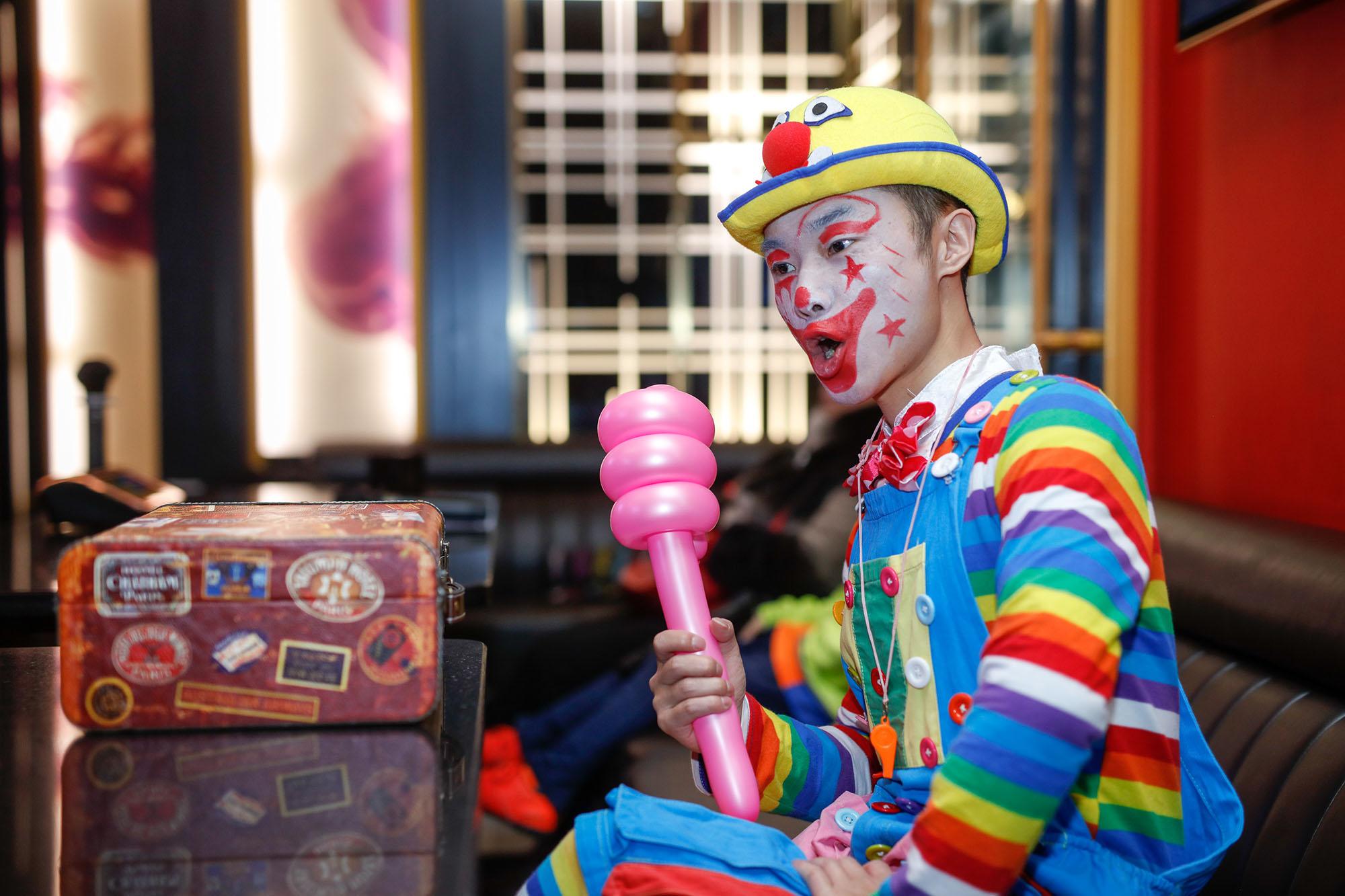 lol小智 *** 店（为什么感觉现在玩直播的越来越多了）