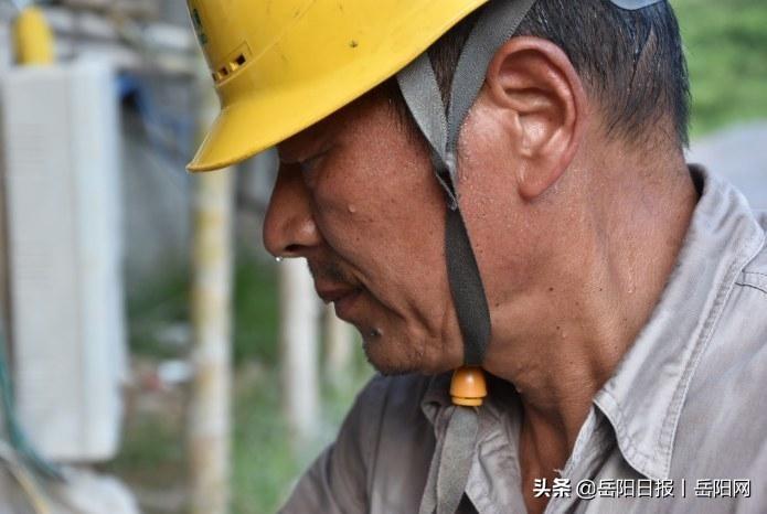 穿越火线怎么遁地（为什么玩CF的人变少了）