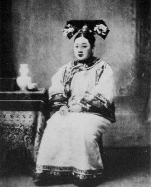 皇族吧,历史上的皇帝都是怎样报答乳娘的