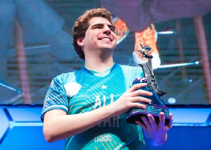 英雄联盟solo赛,官方点名小虎与Knight交手