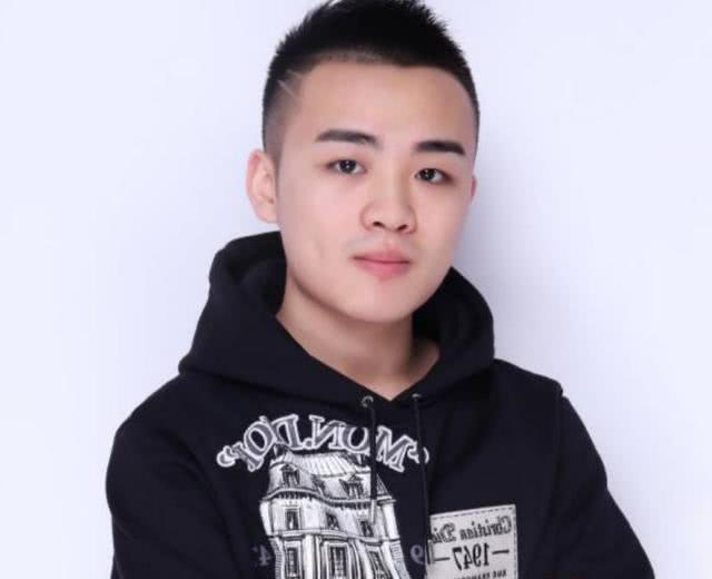 和平精英黑号(和平精英怎么才能不显示名字)